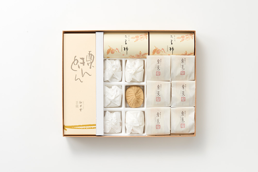 【予約販売】冬ギフト8(栗きんとん6個・創作栗きんとん栗苞6個・栗きんとん羊羹1棹・久里柿2個)